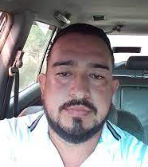 <em><strong>Eduardo N.</strong></em>